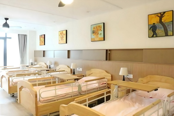 深圳本科直接落户_于佩尔：热爱永远不会消失 于佩尔热爱永远不会消